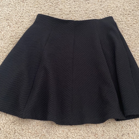 Black skirt - Picture 3 of 3
